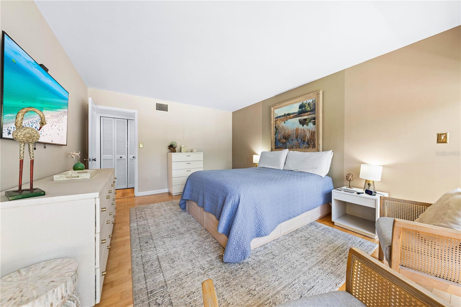 Image 29 of 69 For 450 Beach Road 3