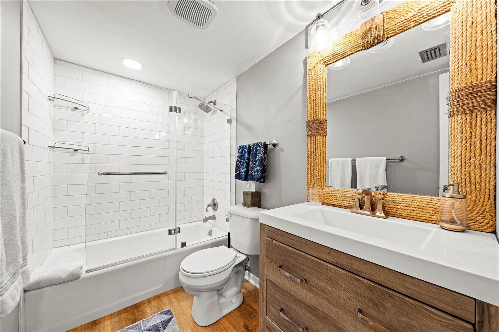 Image 35 of 69 For 450 Beach Road 3