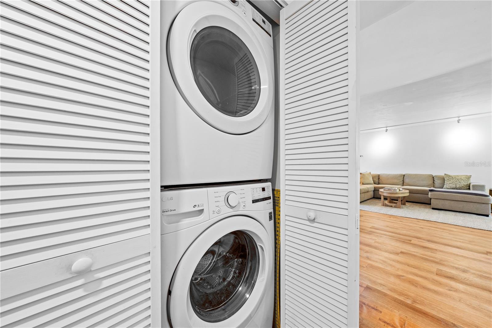 Image 36 of 69 For 450 Beach Road 3