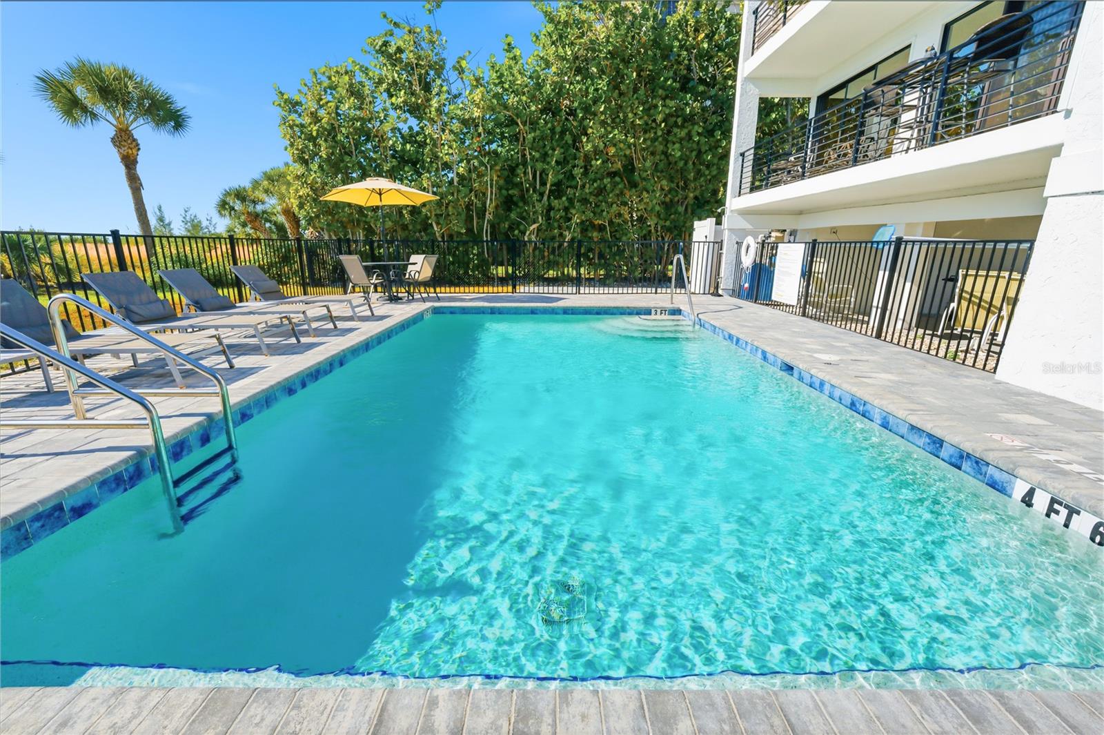 Image 43 of 69 For 450 Beach Road 3