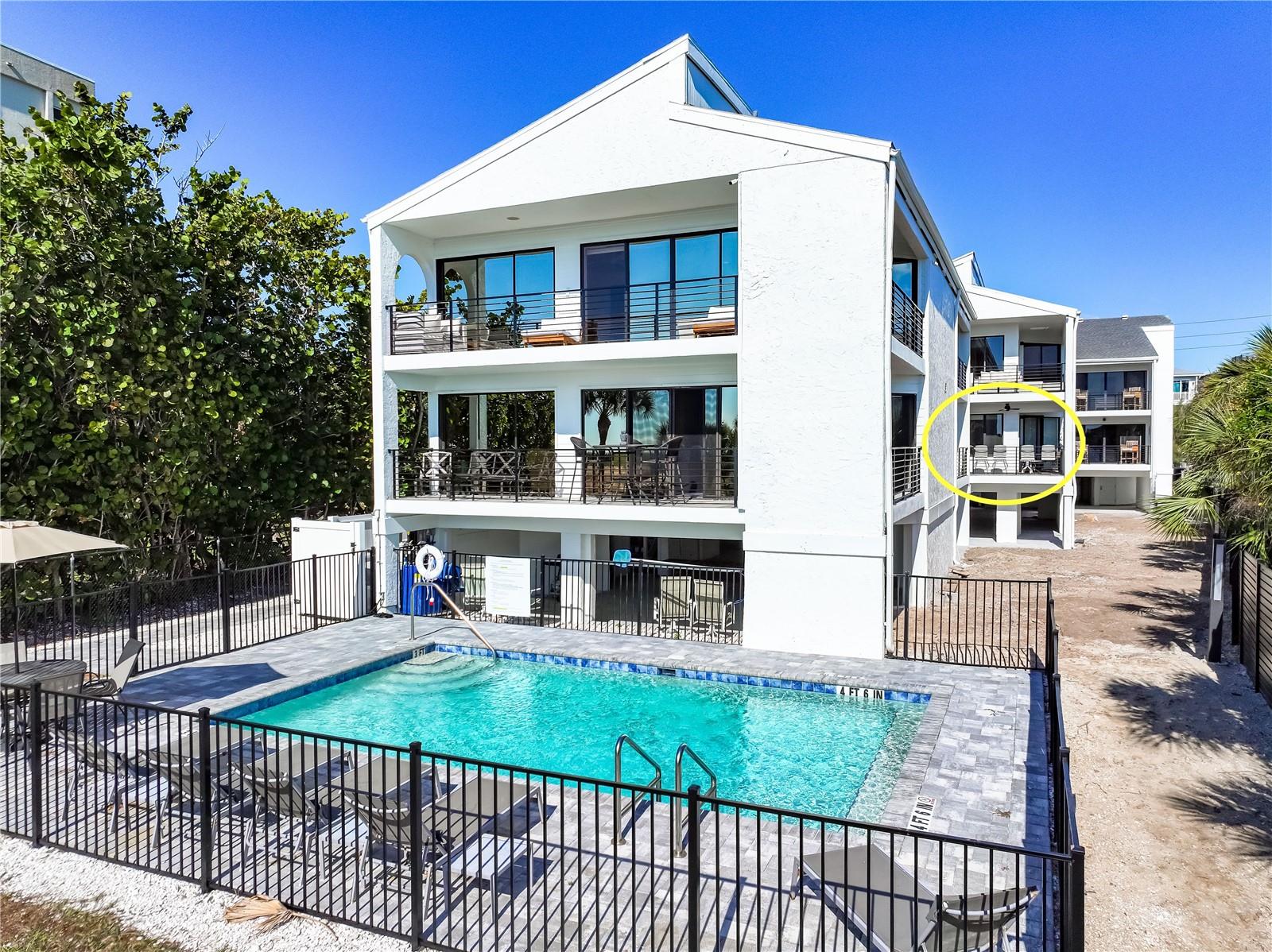 Image 45 of 69 For 450 Beach Road 3