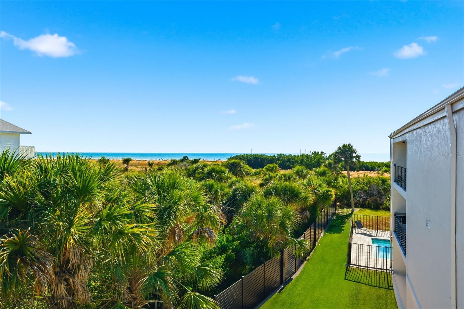 Image 46 of 69 For 450 Beach Road 3