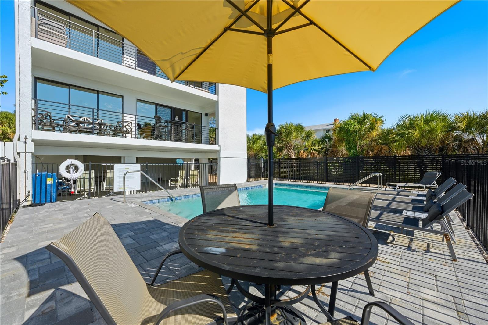 Image 7 of 69 For 450 Beach Road 3