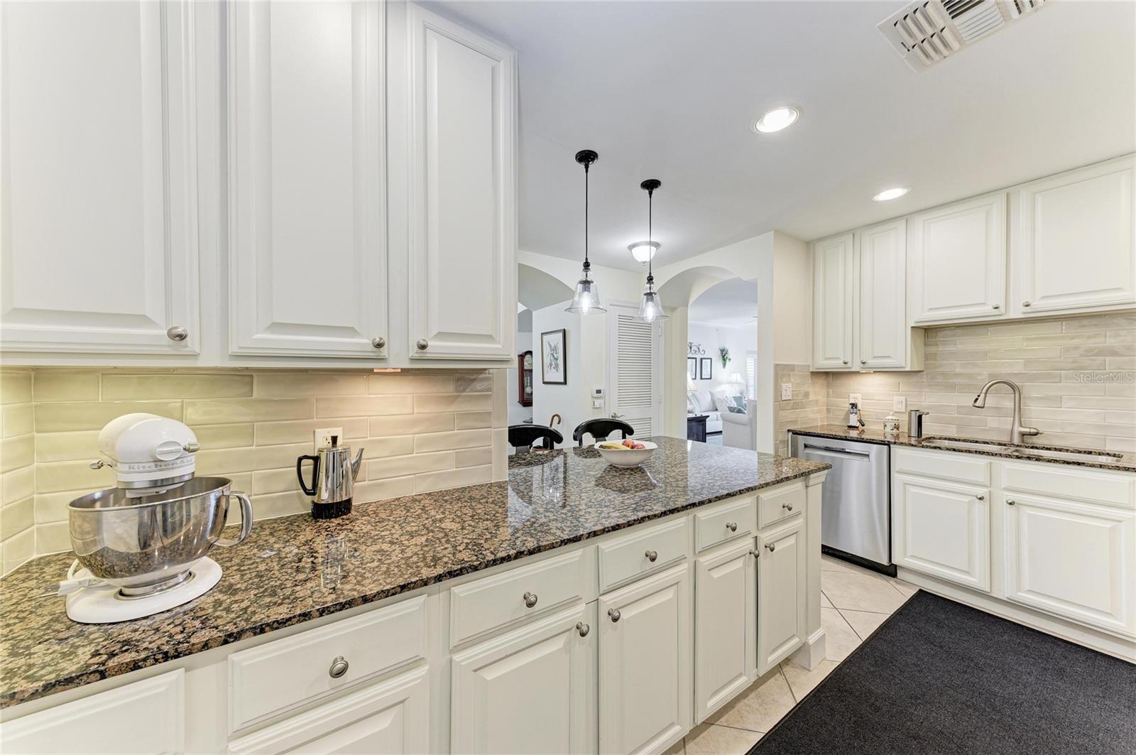 Image 19 of 62 For 808 3rd Avenue W 209