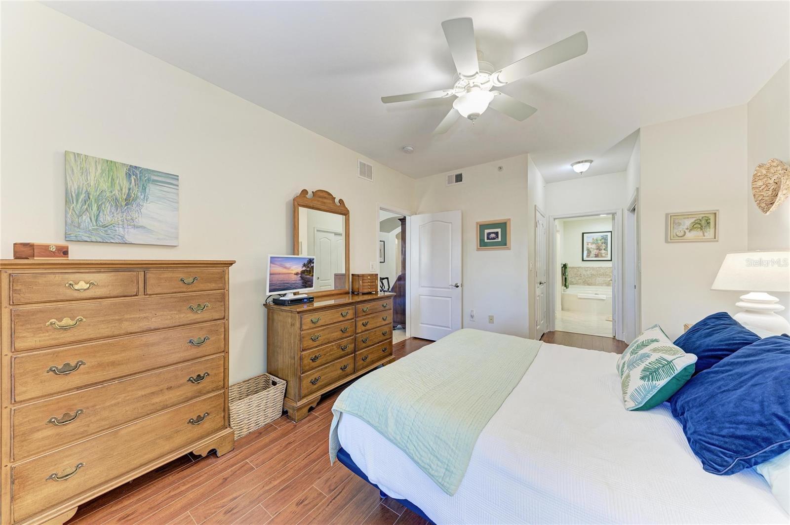 Image 23 of 62 For 808 3rd Avenue W 209