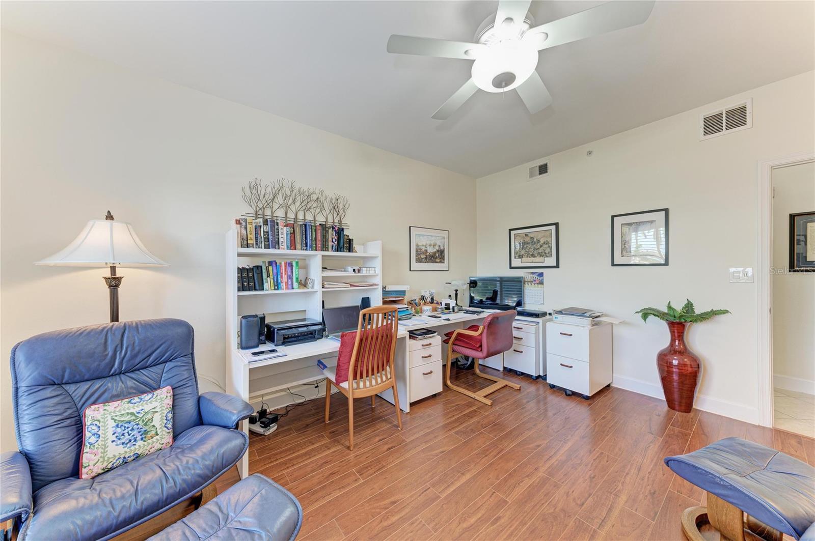 Image 29 of 62 For 808 3rd Avenue W 209