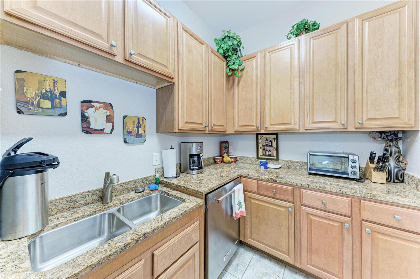 Image 40 of 62 For 808 3rd Avenue W 209