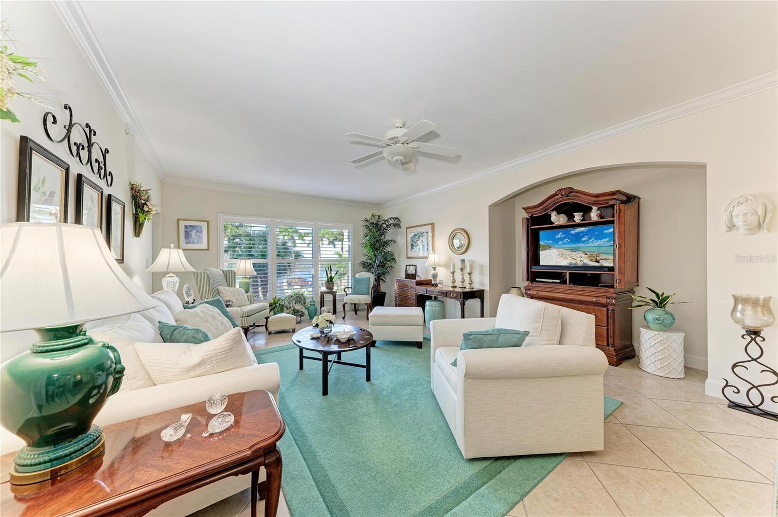 Image 9 of 62 For 808 3rd Avenue W 209