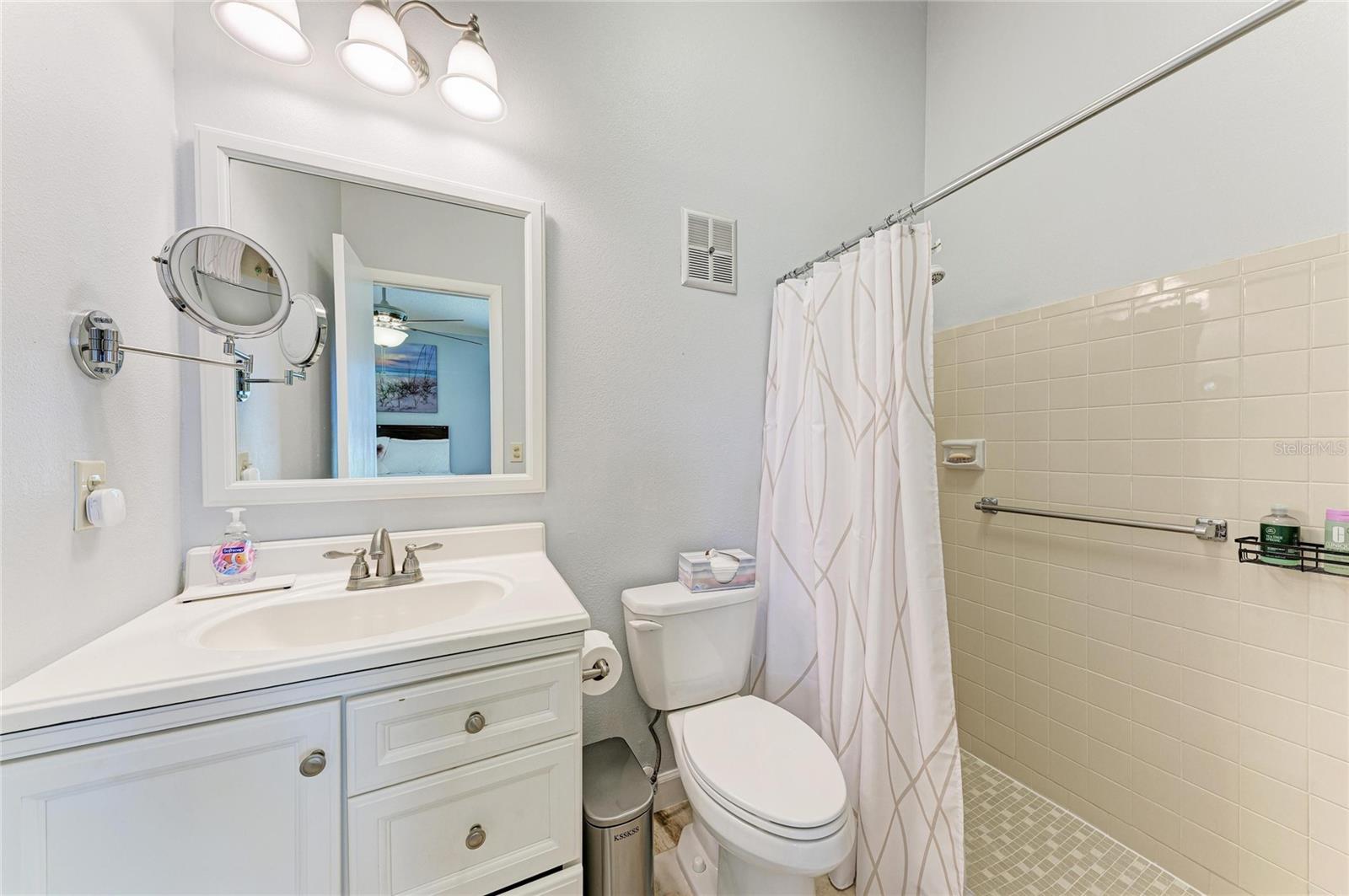 Image 16 of 45 For 4006 36th Avenue Drive W