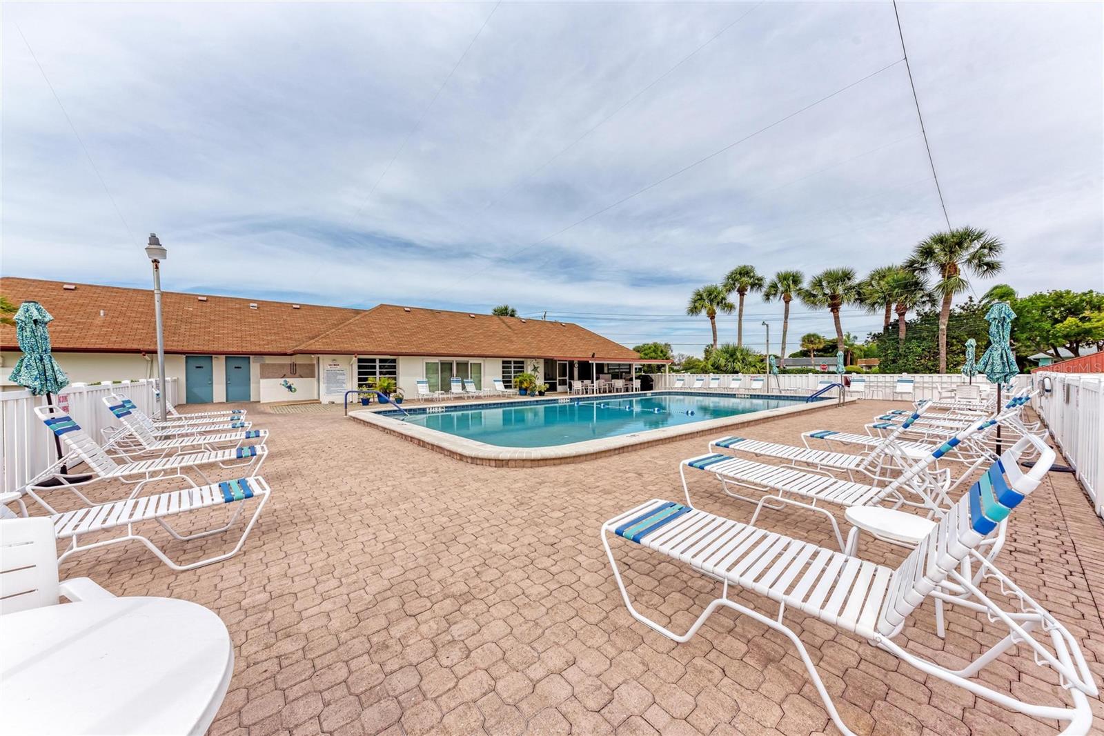 Image 36 of 45 For 4006 36th Avenue Drive W