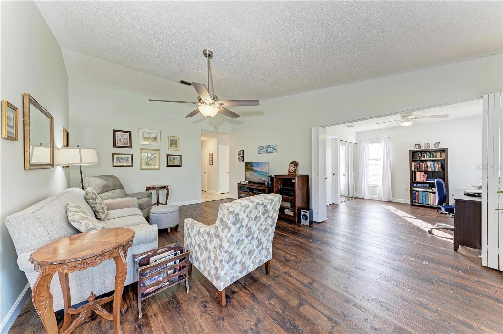 Image 4 of 45 For 4006 36th Avenue Drive W