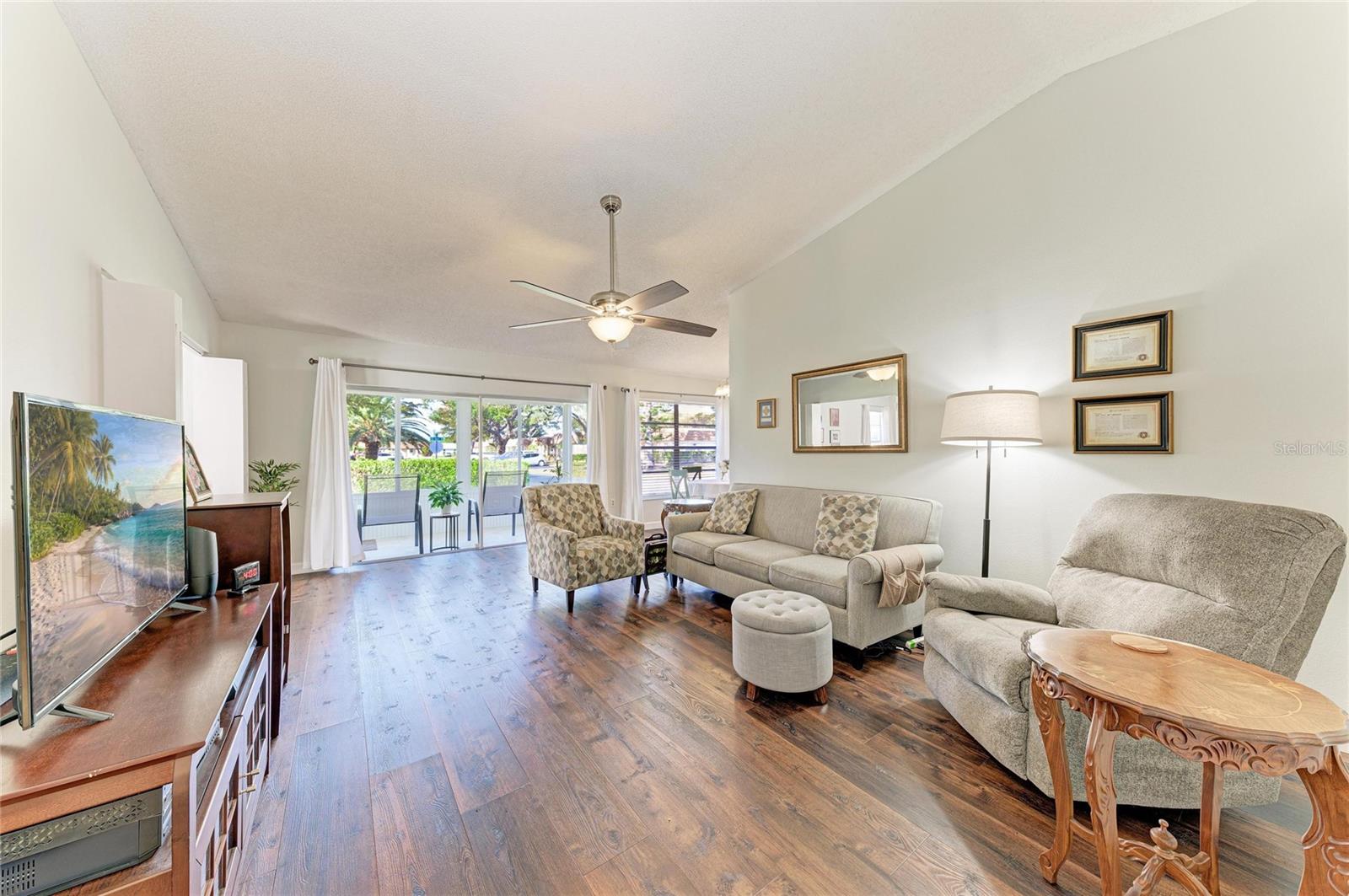 Image 5 of 45 For 4006 36th Avenue Drive W