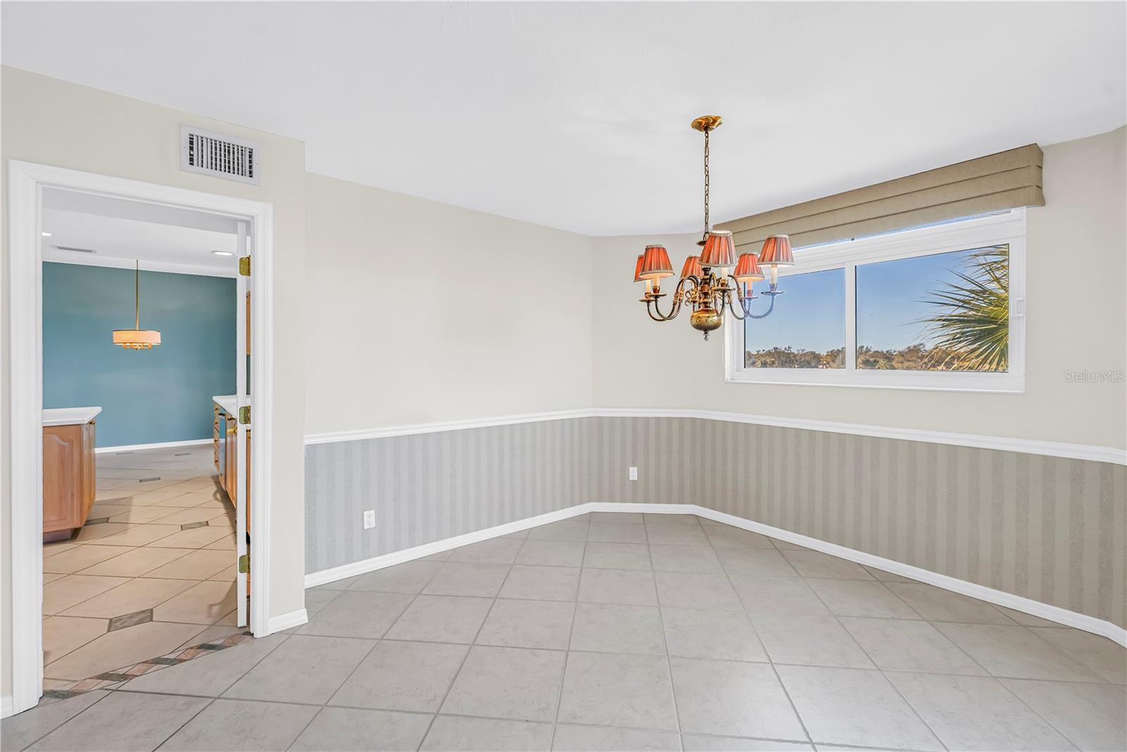 Image 13 of 48 For 4634 Mirada Way 27