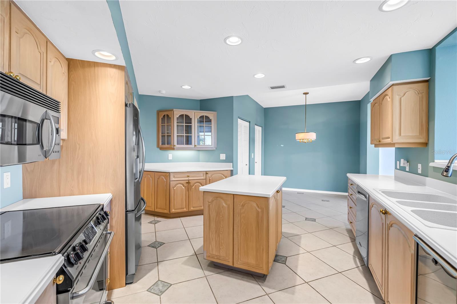 Image 15 of 48 For 4634 Mirada Way 27