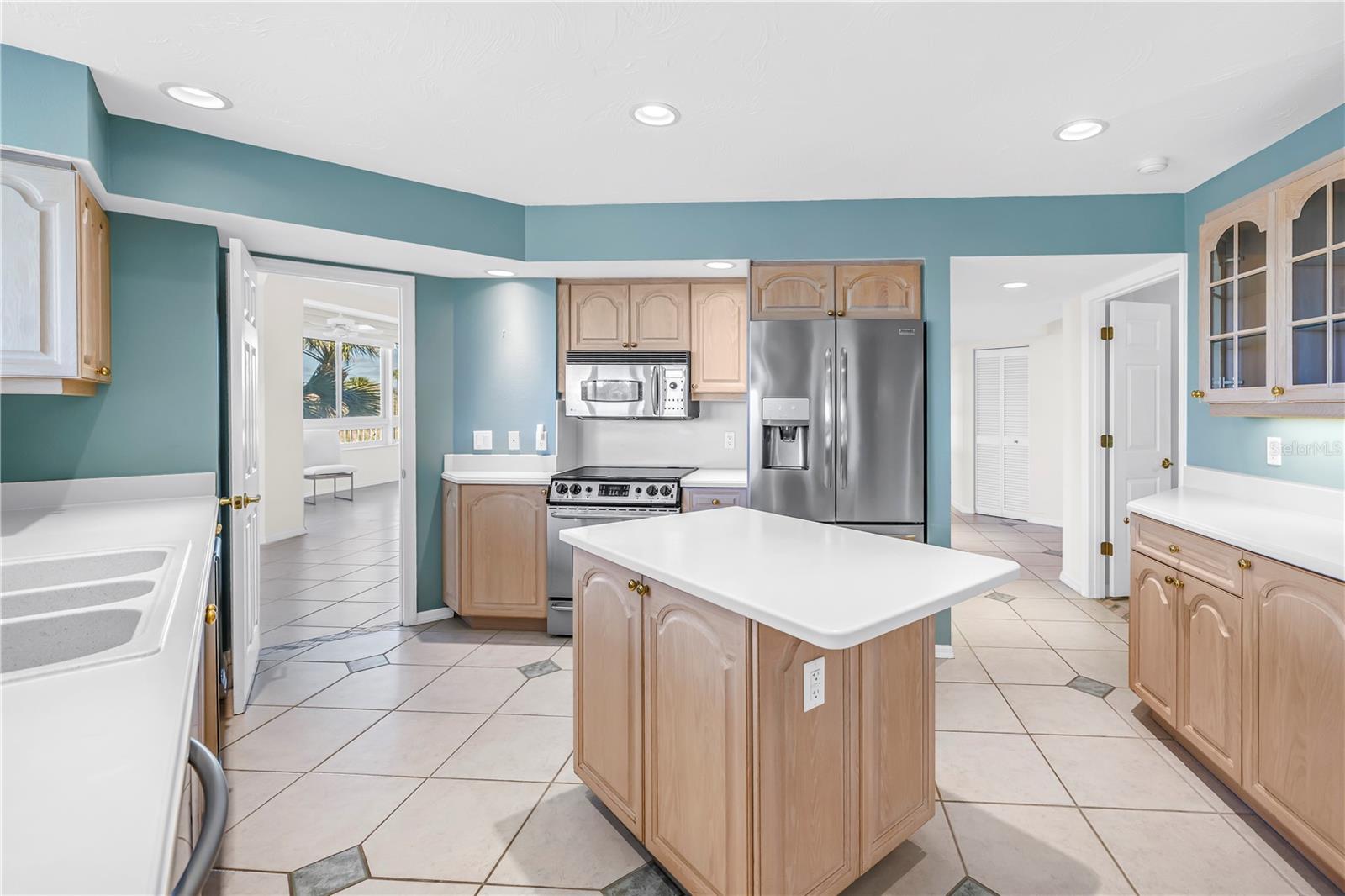 Image 18 of 48 For 4634 Mirada Way 27