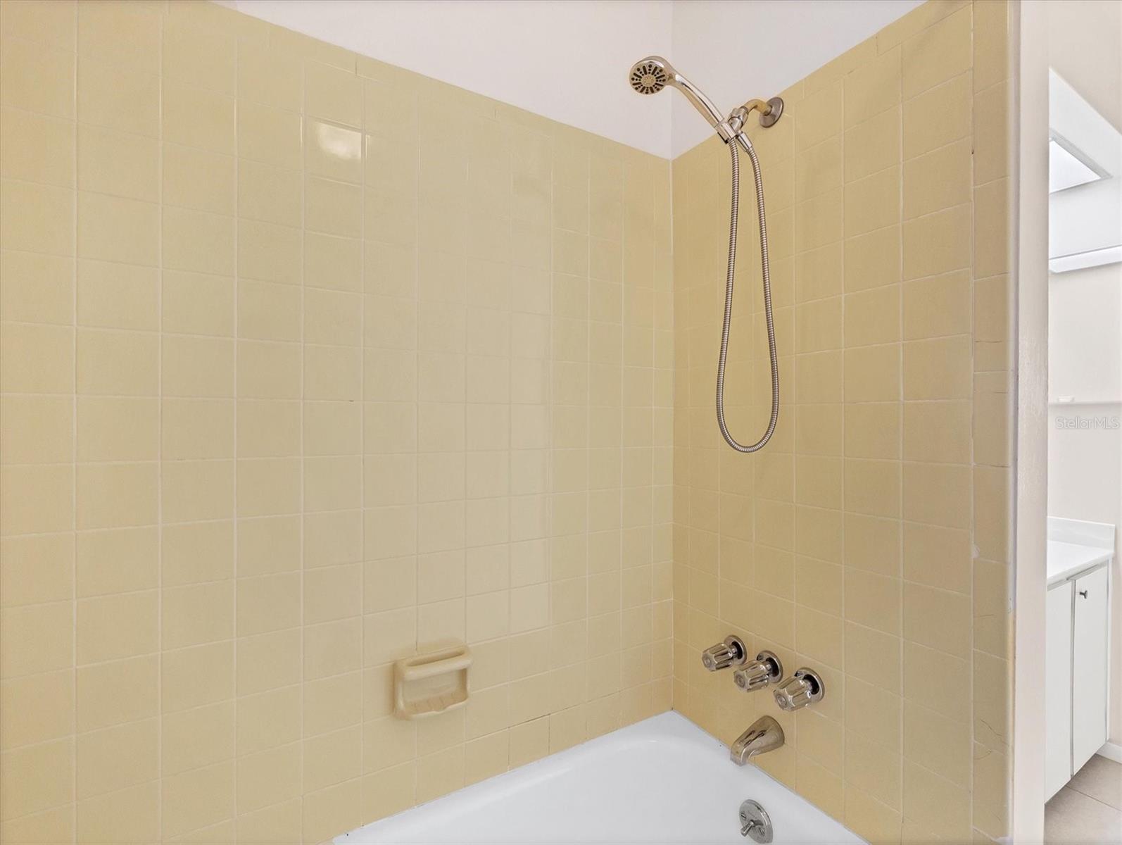 Image 19 of 36 For 6228 7th Avenue W