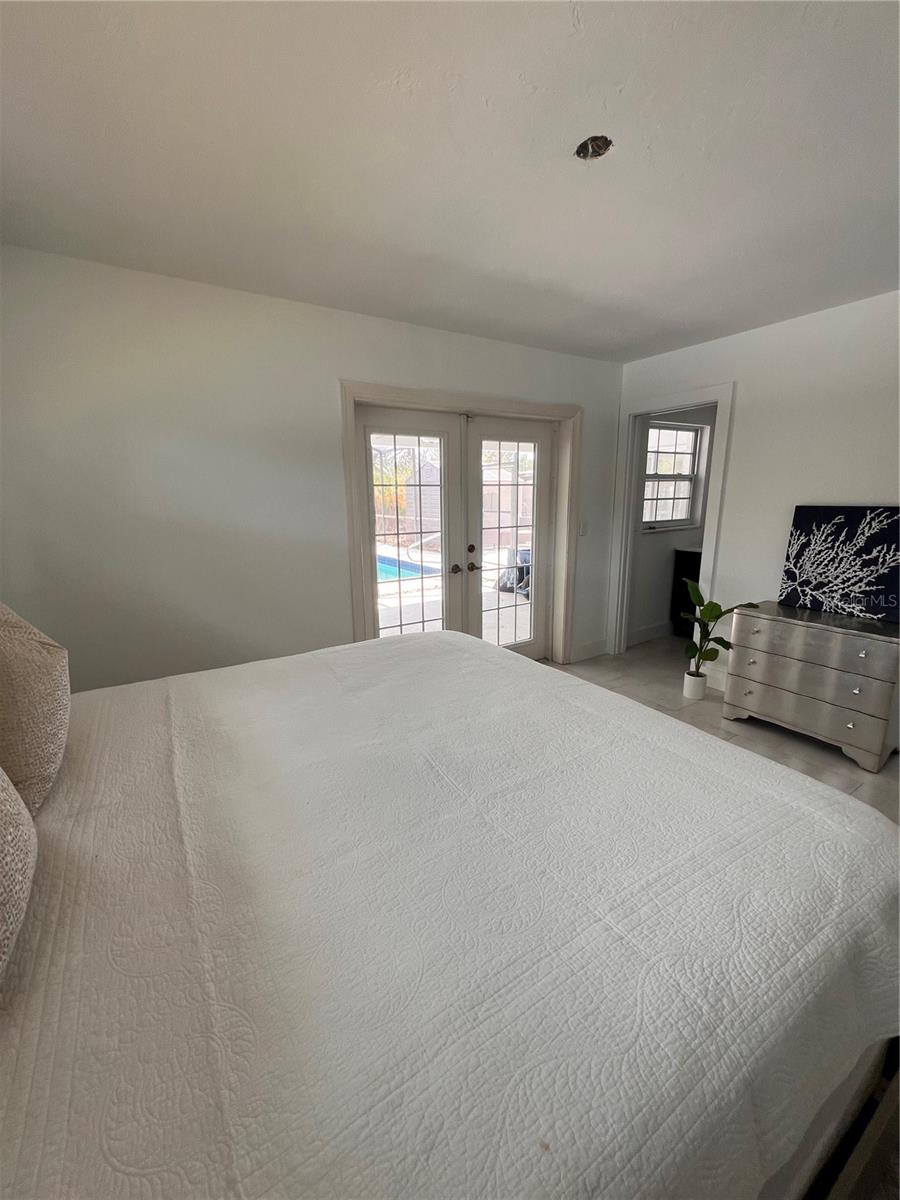 Image 10 of 65 For 2724 Monterey Street