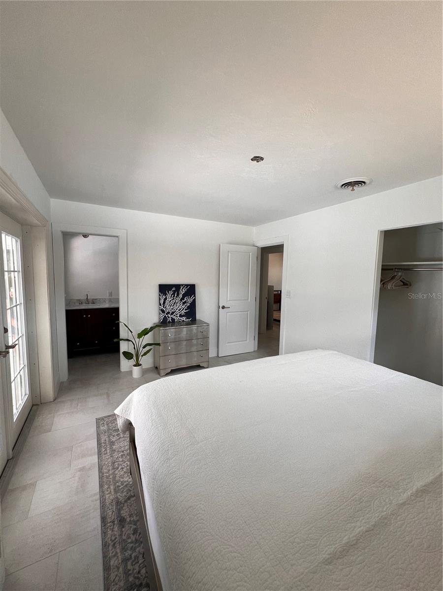 Image 11 of 65 For 2724 Monterey Street