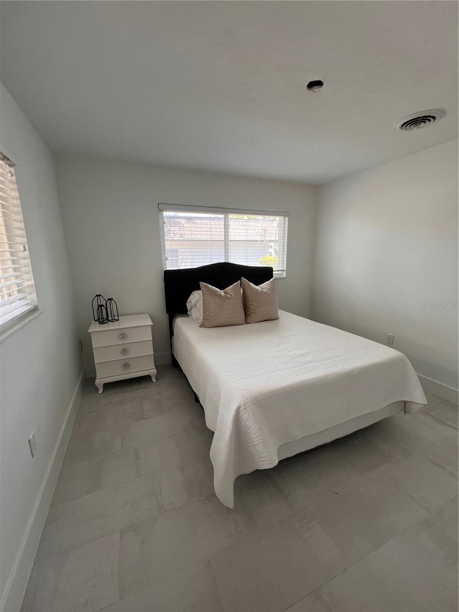 Image 17 of 65 For 2724 Monterey Street