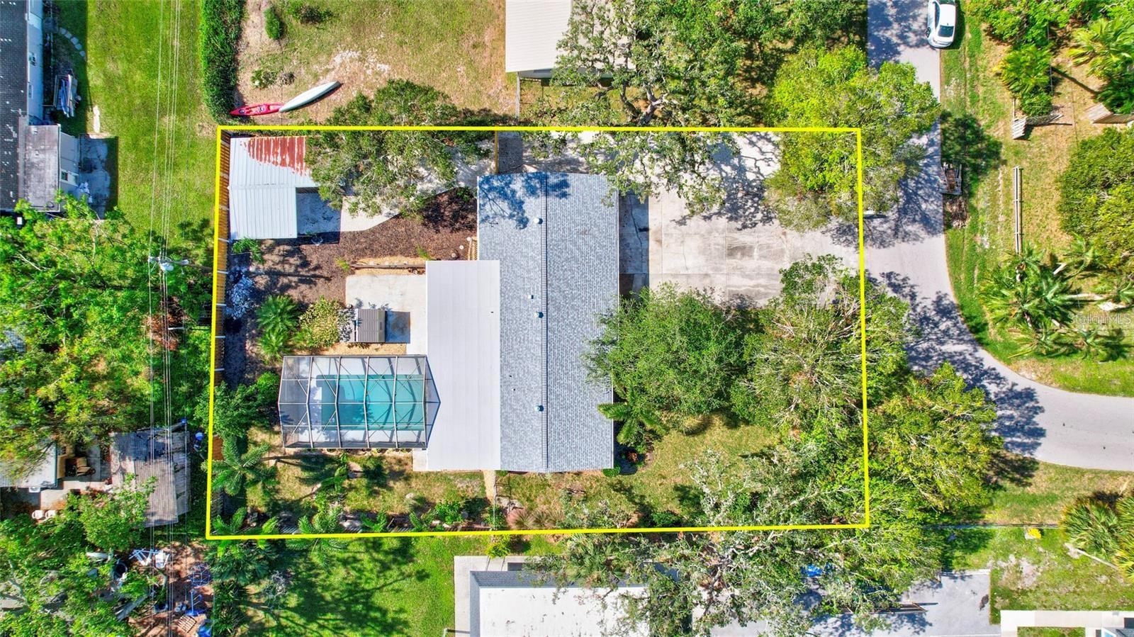 Image 2 of 65 For 2724 Monterey Street