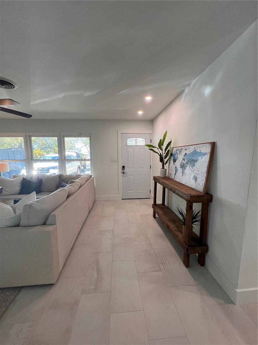 Image 24 of 65 For 2724 Monterey Street