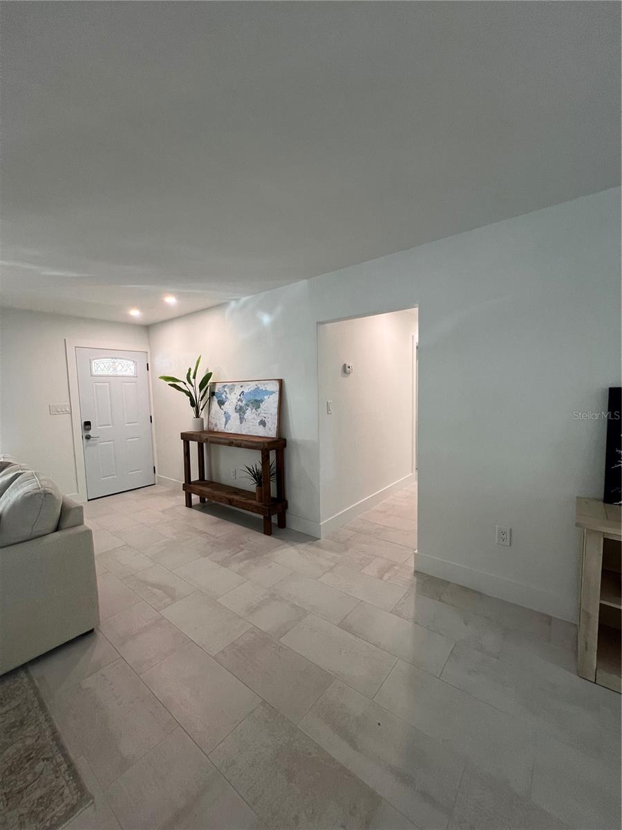 Image 25 of 65 For 2724 Monterey Street