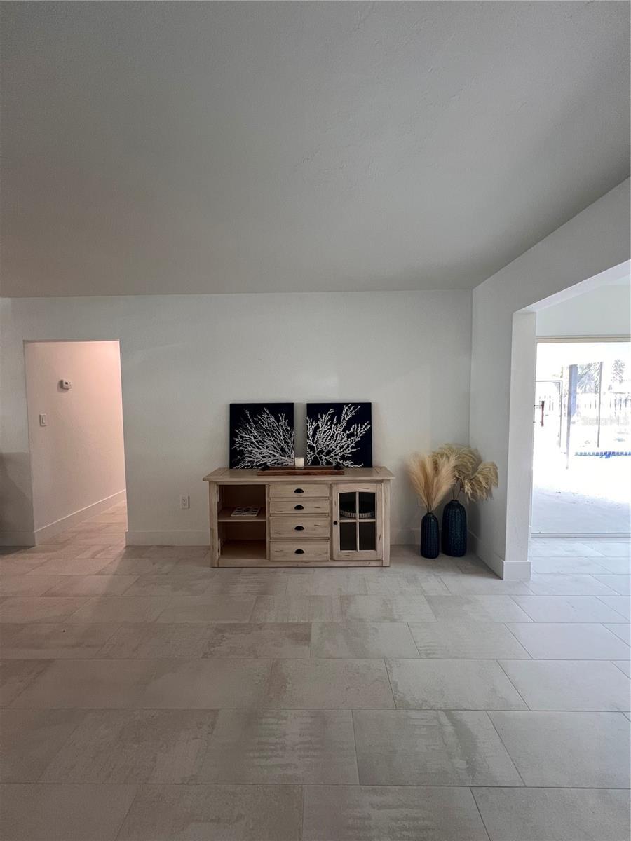 Image 26 of 65 For 2724 Monterey Street