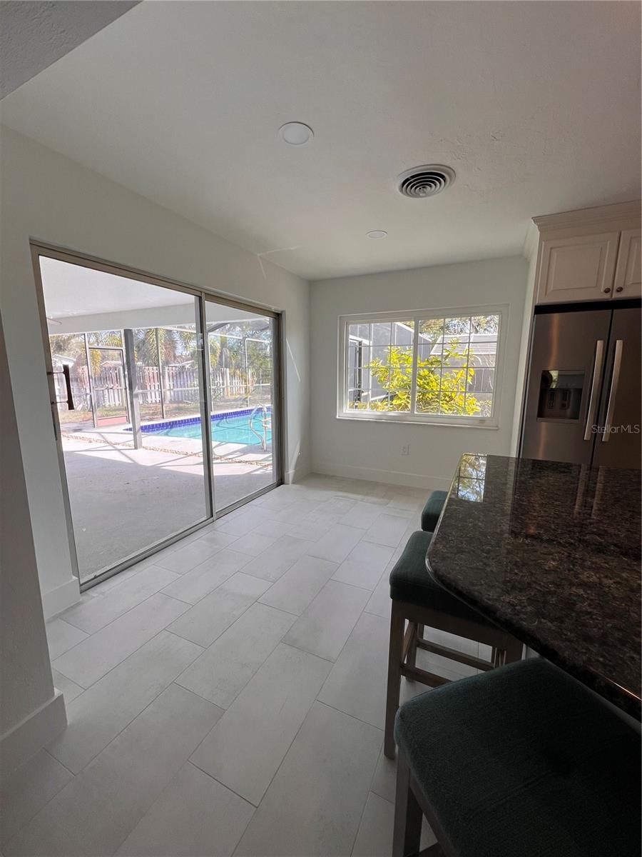 Image 28 of 65 For 2724 Monterey Street