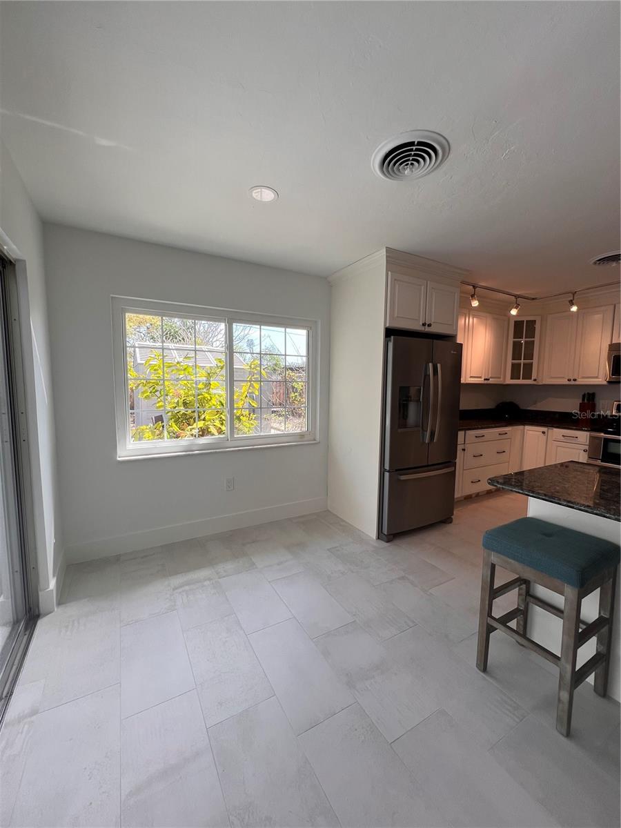 Image 29 of 65 For 2724 Monterey Street