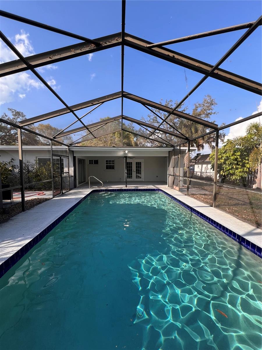 Image 58 of 65 For 2724 Monterey Street