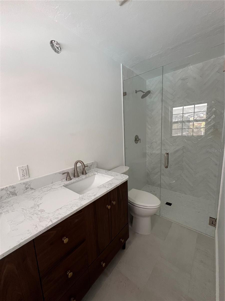 Image 6 of 65 For 2724 Monterey Street