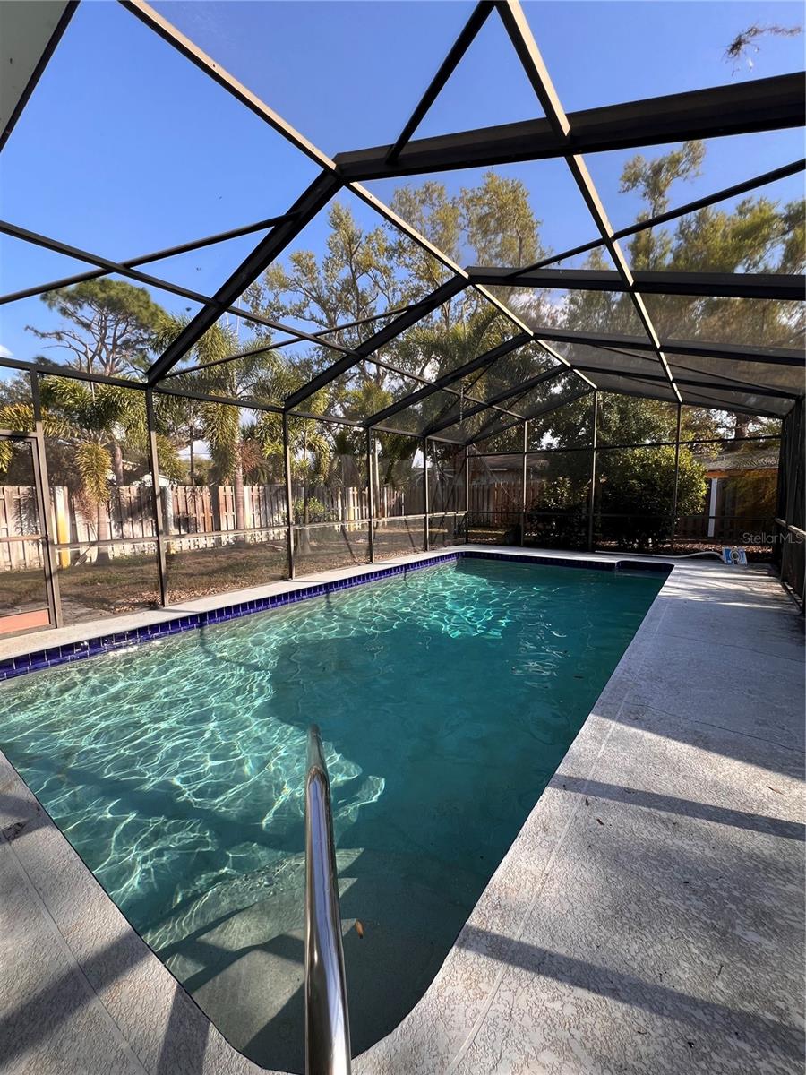 Image 63 of 65 For 2724 Monterey Street