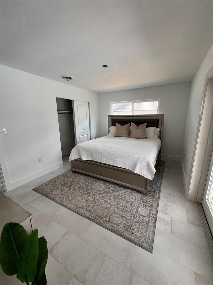 Image 8 of 65 For 2724 Monterey Street