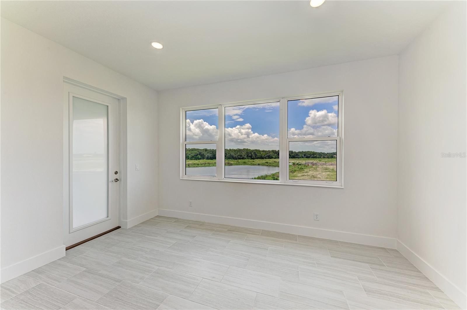 Listing photo id 20 for 10016 Rembrandt Way 202