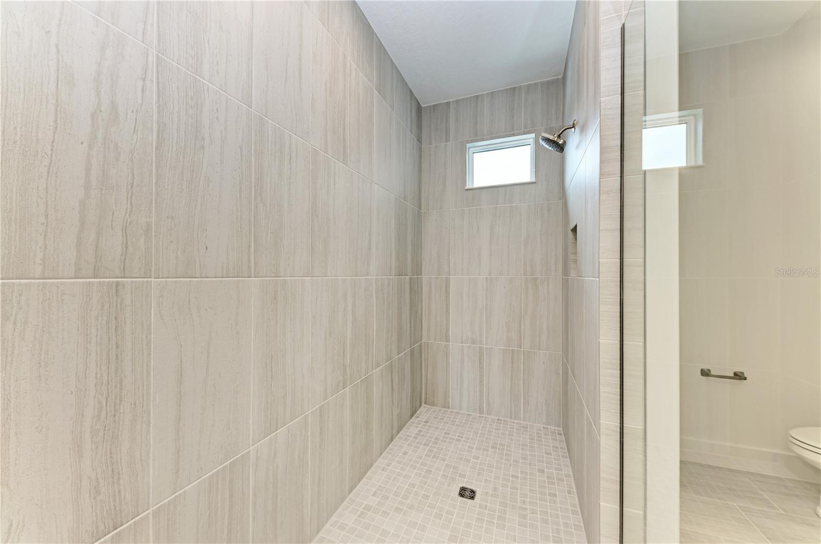 Listing photo id 25 for 10016 Rembrandt Way 202