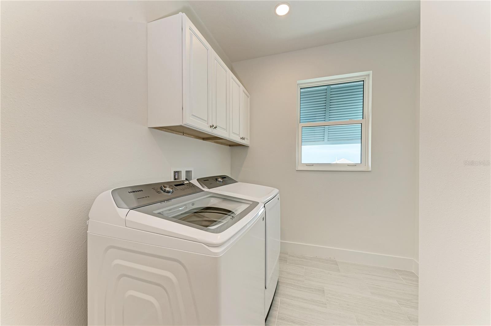 Listing photo id 30 for 10016 Rembrandt Way 202