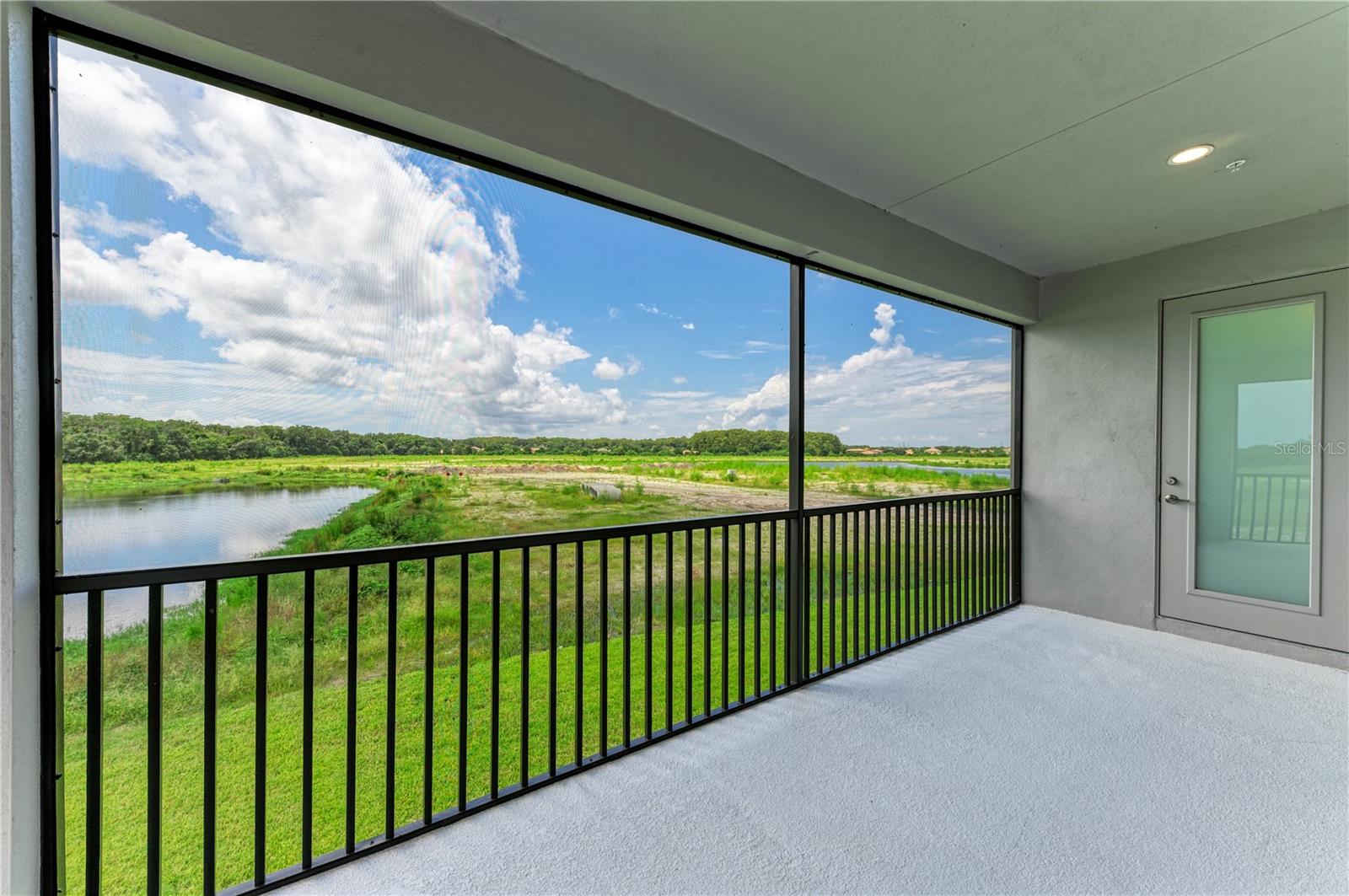 Listing photo id 31 for 10016 Rembrandt Way 202