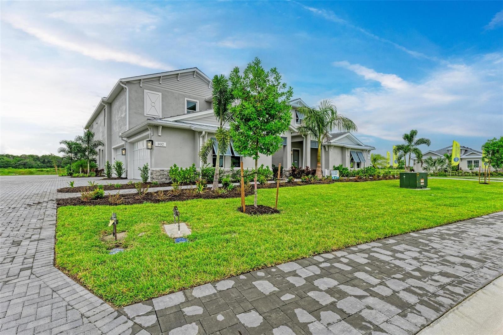 Listing photo id 32 for 10016 Rembrandt Way 202