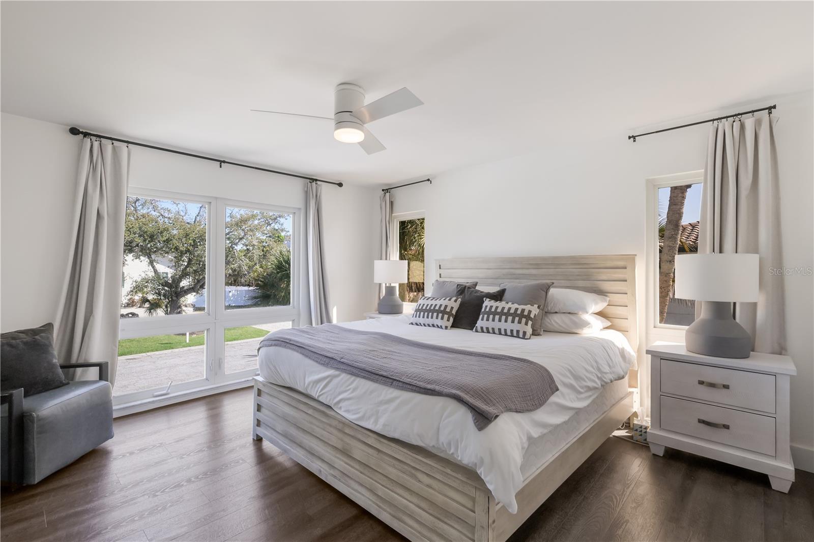 Listing photo id 21 for 3908 Bayside Drive