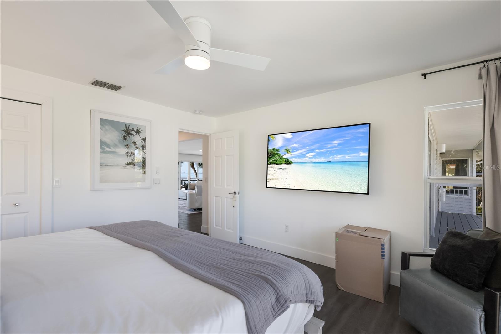 Listing photo id 22 for 3908 Bayside Drive