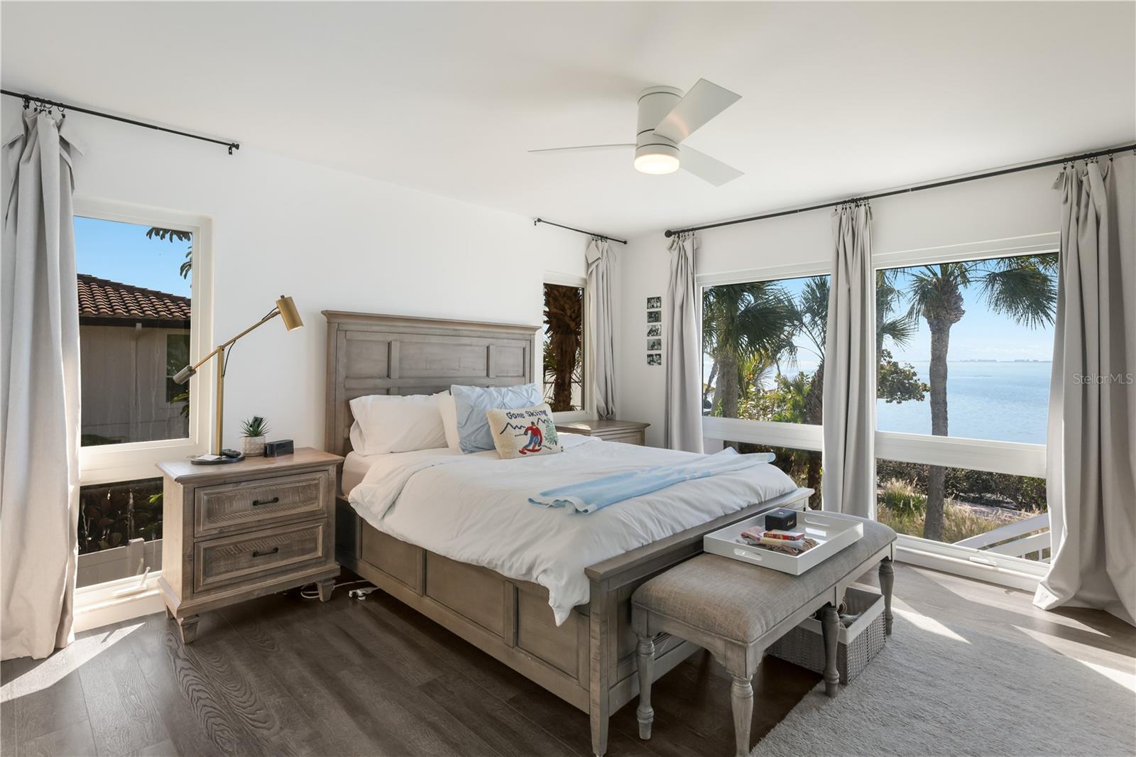 Listing photo id 24 for 3908 Bayside Drive