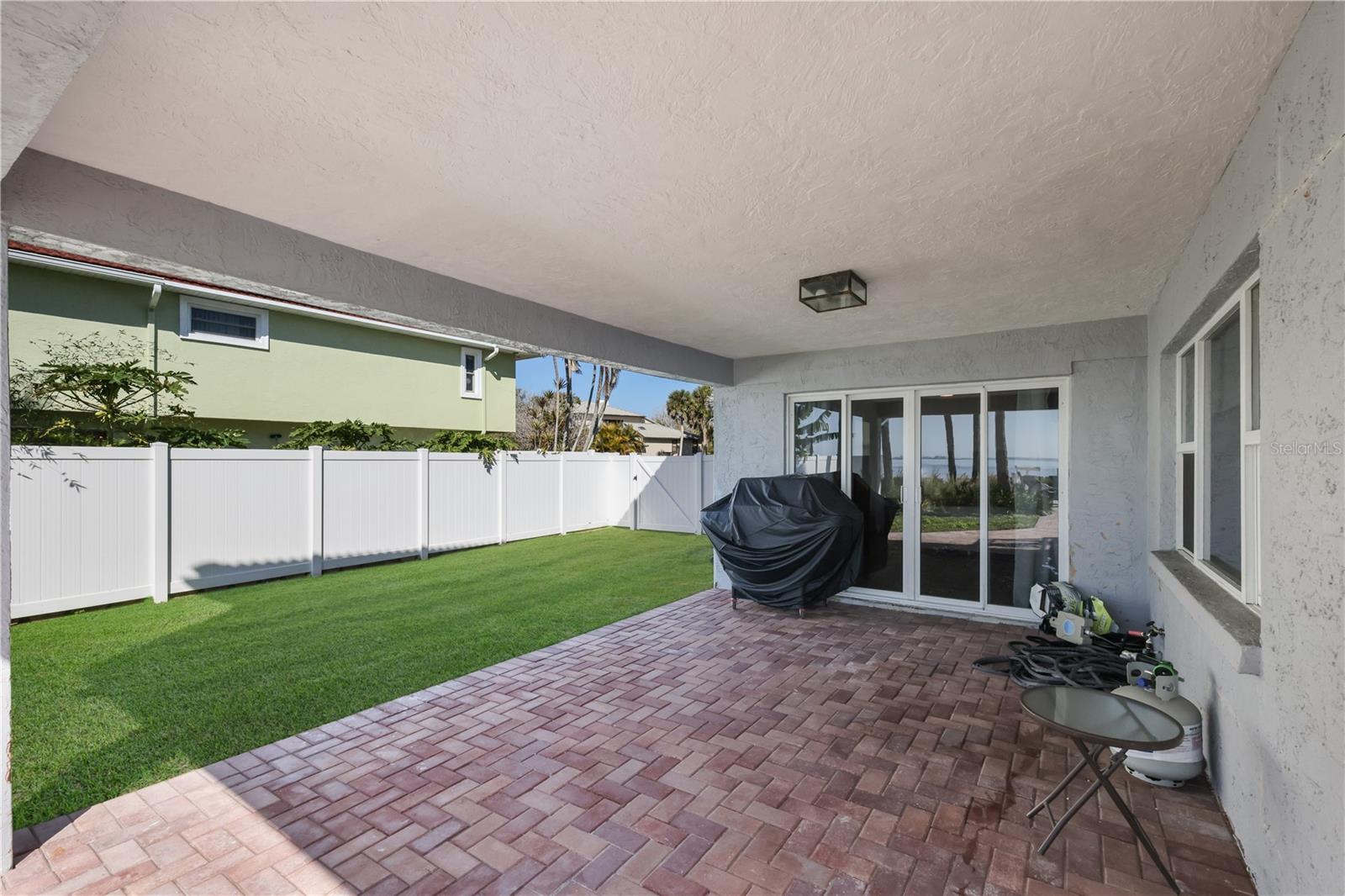 Listing photo id 36 for 3908 Bayside Drive