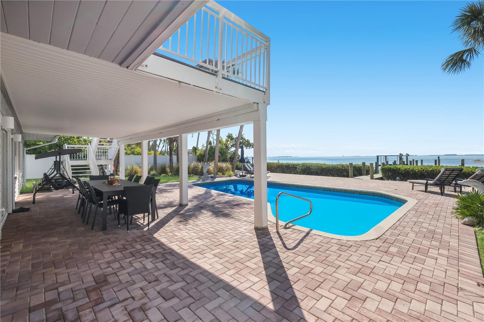 Listing photo id 37 for 3908 Bayside Drive