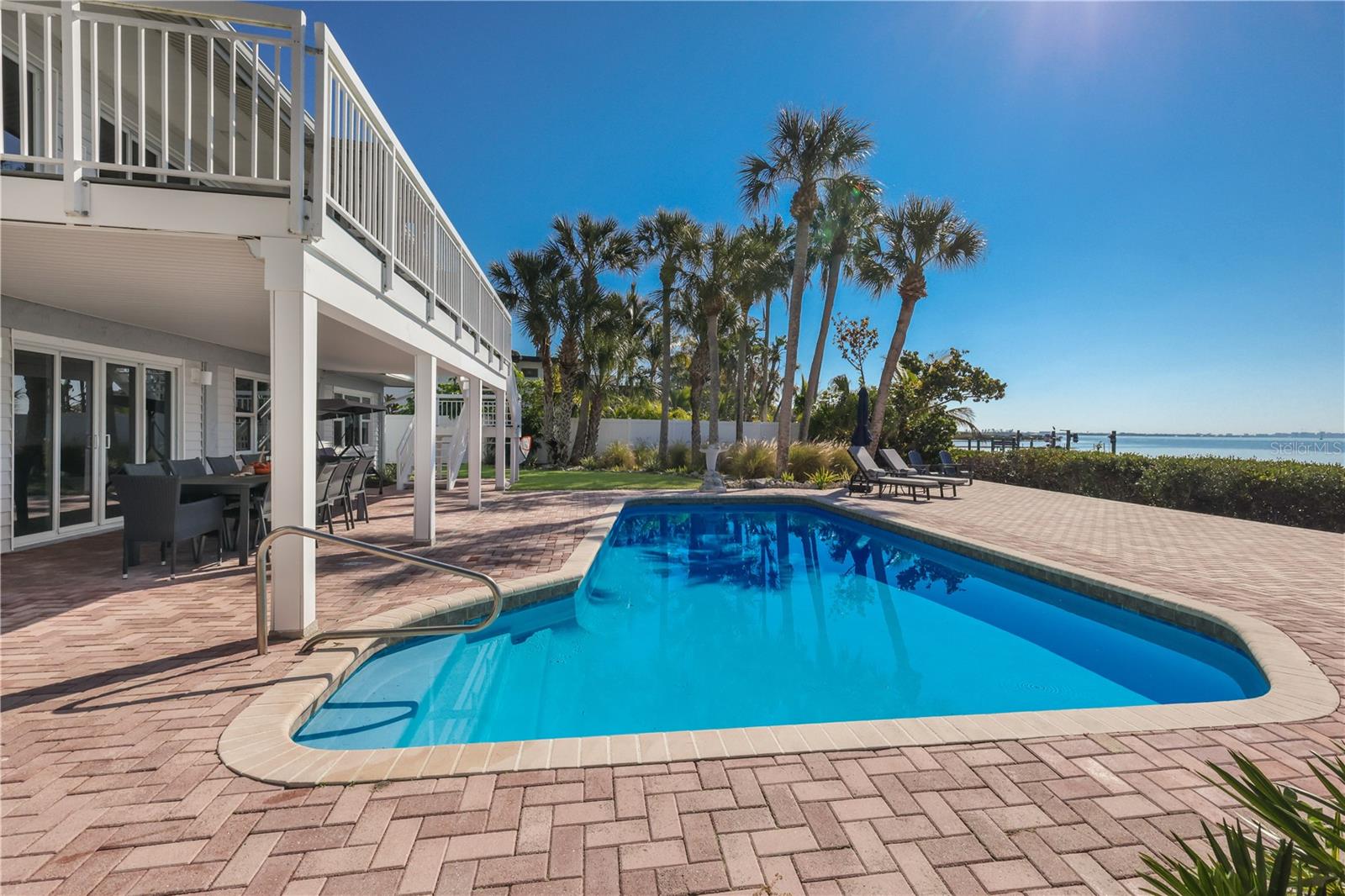 Listing photo id 38 for 3908 Bayside Drive