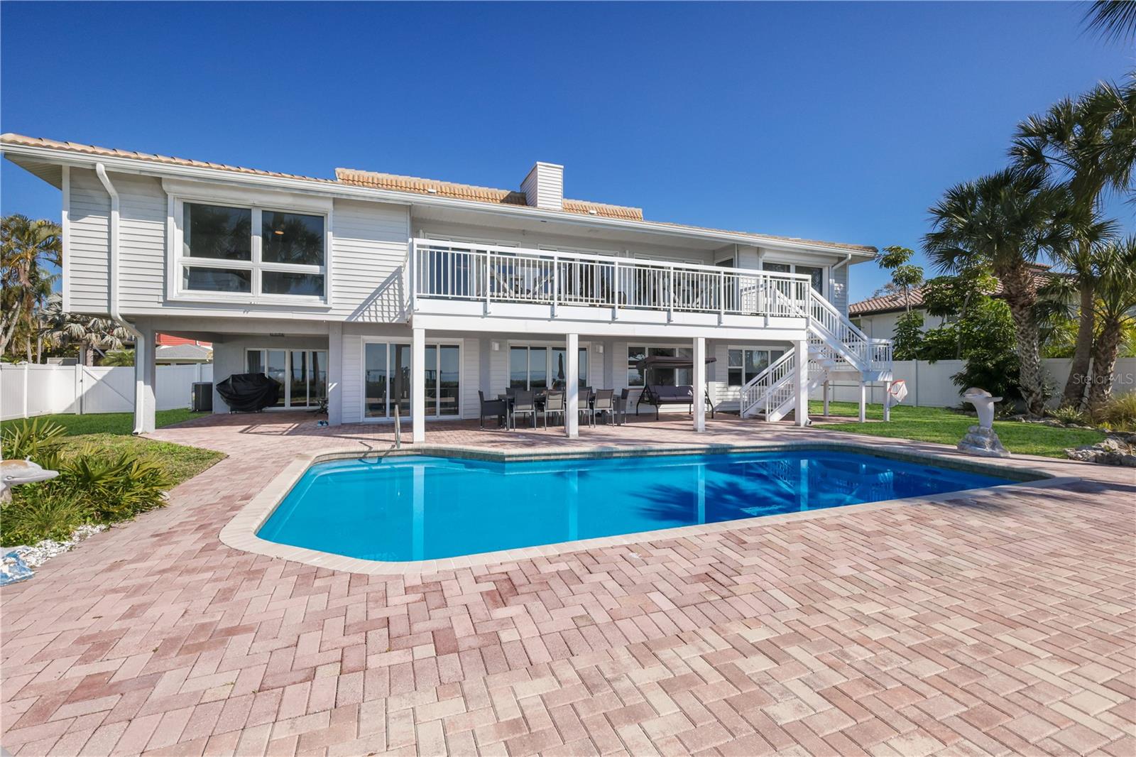 Listing photo id 39 for 3908 Bayside Drive