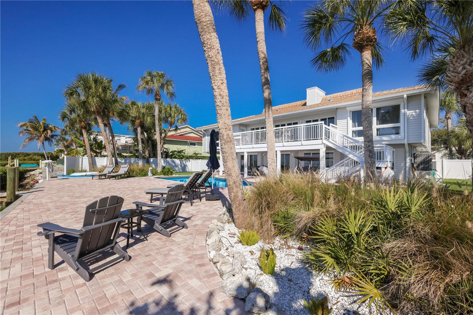 Listing photo id 41 for 3908 Bayside Drive