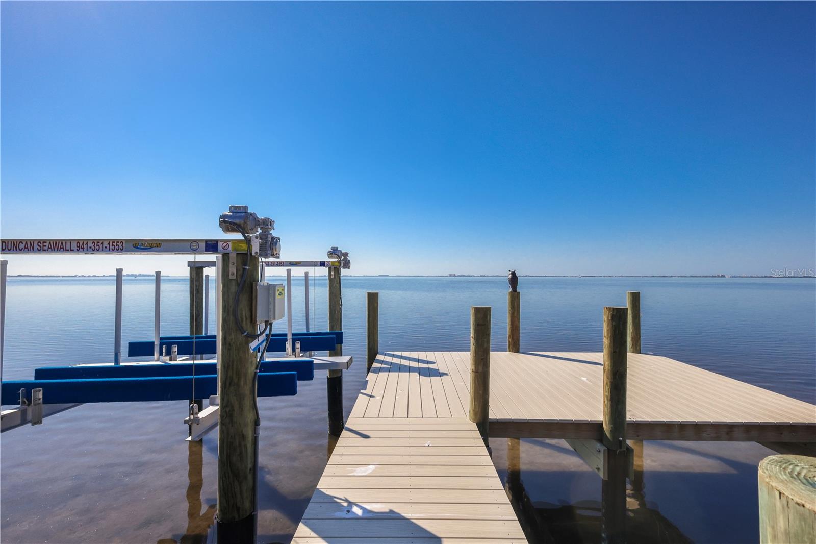 Listing photo id 44 for 3908 Bayside Drive