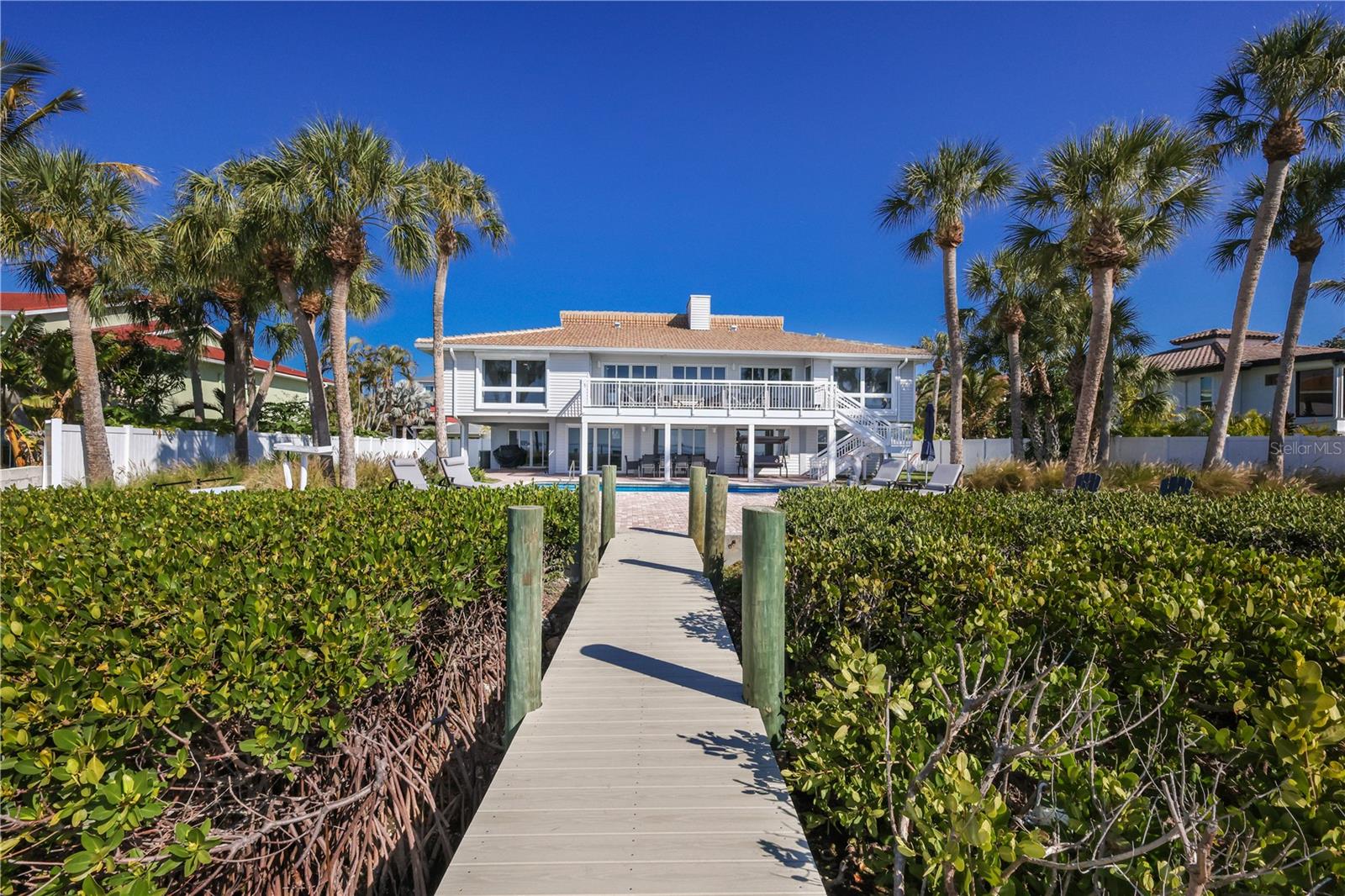 Listing photo id 45 for 3908 Bayside Drive