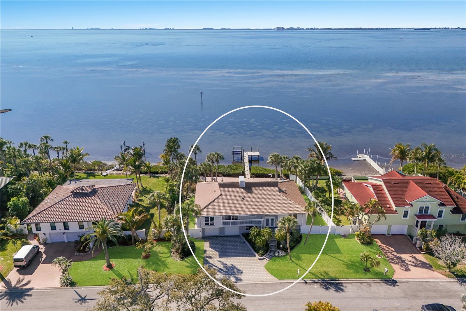 Listing photo id 49 for 3908 Bayside Drive