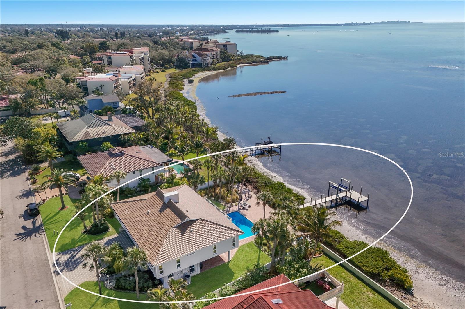 Listing photo id 50 for 3908 Bayside Drive